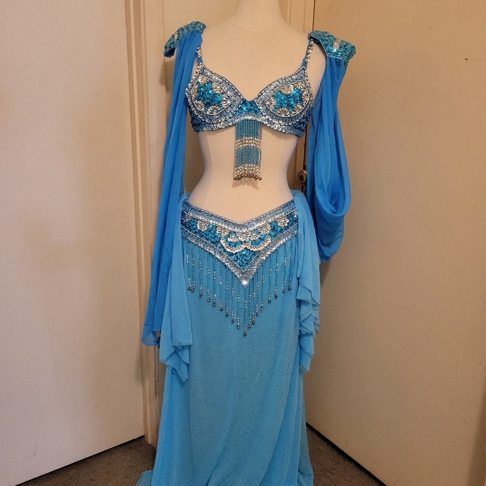 Professional 7 Piece Bellydance Dance Wear.